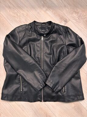 Reitmans Black Faux Leather Zip Front Jacket